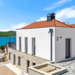 Stunning Home In Zaboric Zaboric