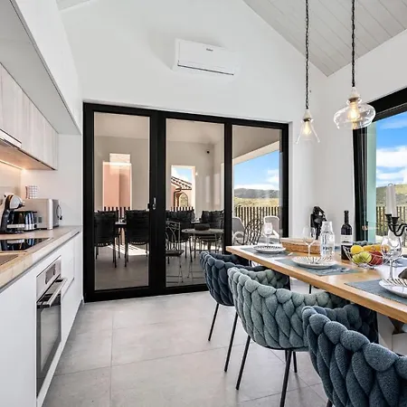 Awesome Home In Zaboric Holiday home