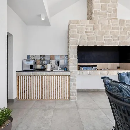 펜션 Stunning Home In Zaboric 자보리치