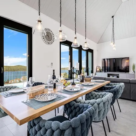 Awesome Home In Zaboric Holiday home