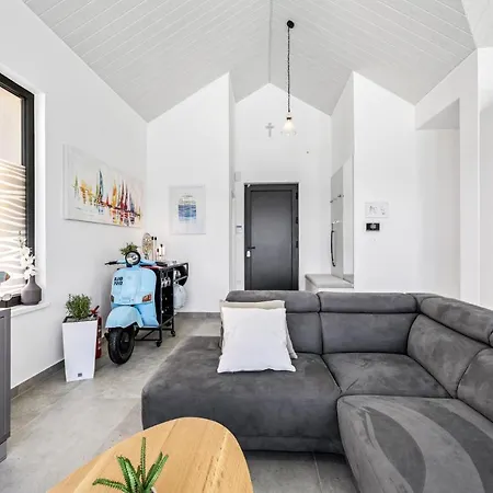 Stunning Home In Zaboric *
