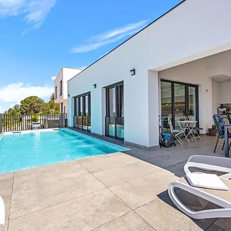 Awesome Home In Zaboric Ferienhaus