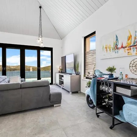 Awesome Home In Zaboric