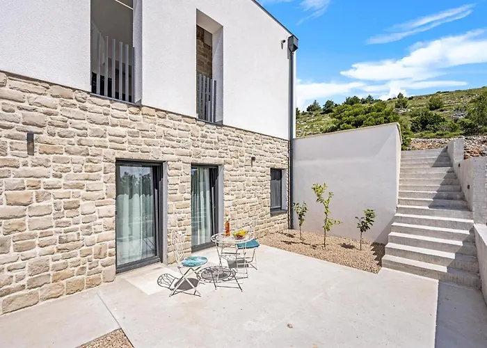 度假居 Awesome Home In Zaboric 扎博里克