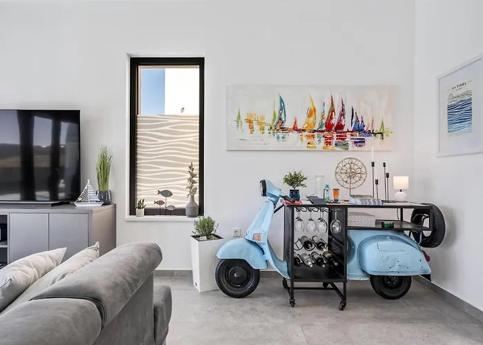 Awesome Home In Zaboric 度假居 *