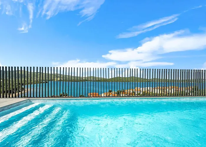 Awesome Home In Zaboric * 扎博里克