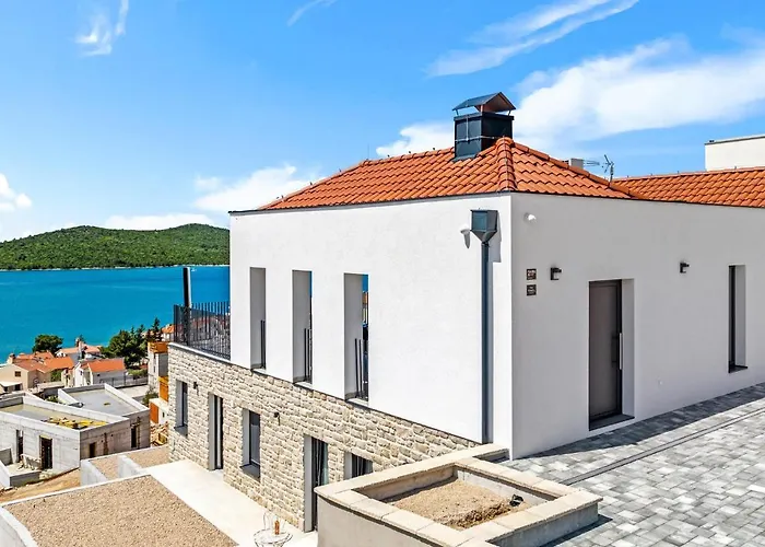 Awesome Home In Zaboric 扎博里克