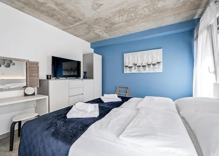 Awesome Home In Zaboric 度假居 *