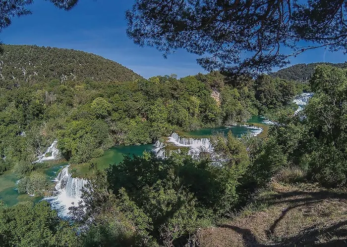 Awesome Home In Zaboric 扎博里克